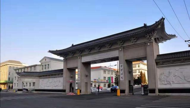 「高校」遥遥相望！中国最东边和最西边两所211重点大学，哪一所更厉害？