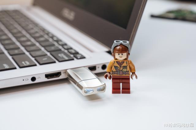 Windows|出行，带上随身Windows系统：aigo固态U盘 U395