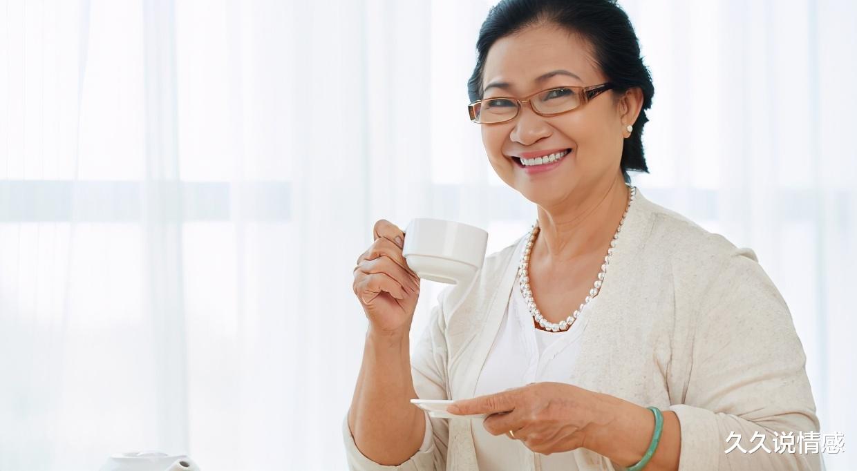 退休|3位65岁退休奶奶的忠告：不合群，才是长寿的法宝