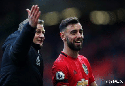 「曼联」费尔南德斯加盟曼联动机曝光，竟因当时红魔阵容太烂容易立足