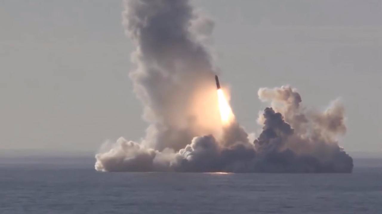 核弹头■核弹头变小就不是核弹？俄直接拍桌子：你敢用，我就给你来大的