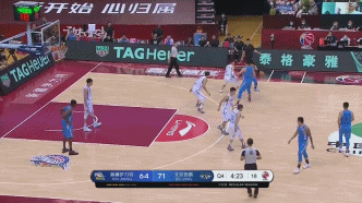 周琦@救救周琦吧！被外援暴力骑扣！小将都敢喷他！绞肉机的一战啊！