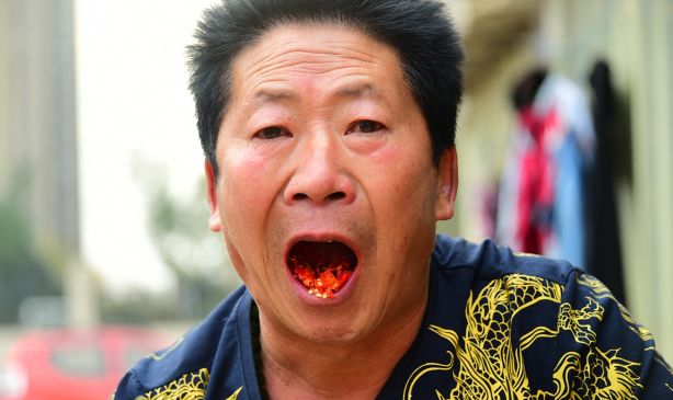 辣椒|辣王李永志:把辣椒当饭吃,一天5斤辣椒配白酒,现在身体如何?