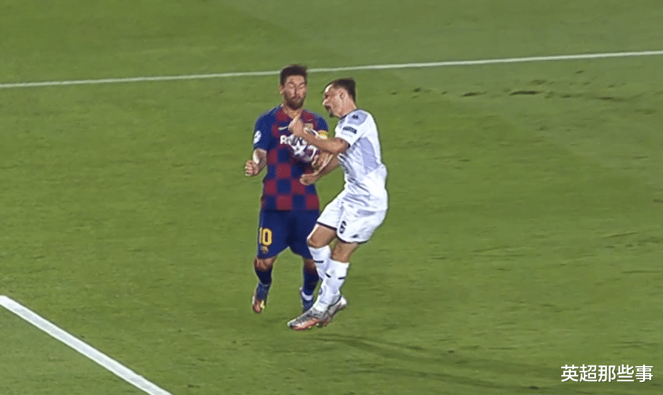 梅西|欧冠重大争议！梅西破门被VAR判定手球，拼了：被踢也要制造点球