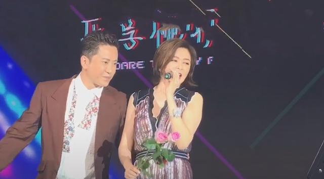 医生|毛宁商演搂关之琳腰不避嫌，关之琳全程回避，看都不看他被疑嫌弃