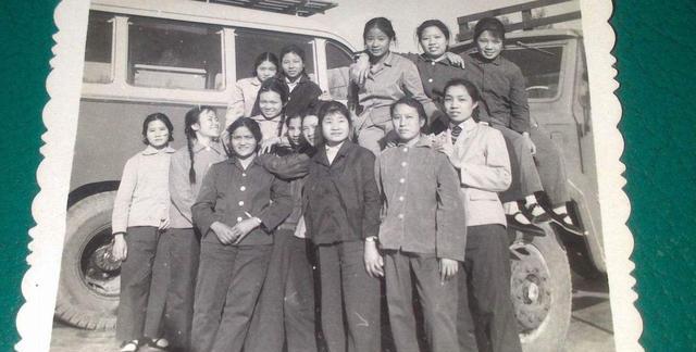 结婚|50多年前，女大学生因一句玩笑，嫁给了当地农民，后来怎么样了？