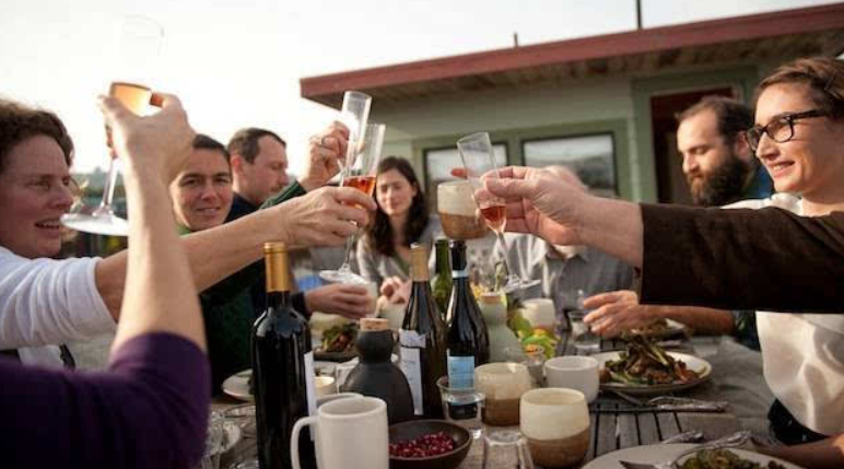 少年迪尔 英国一王室贵族夫妇放弃社交平台1000万粉丝，流量经济即将过时？