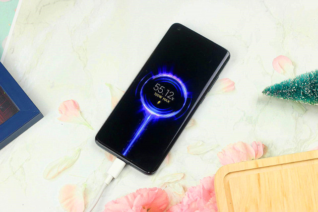 小米科技|小米10至尊版跌至新低价：12G+256G+三个120亮点，感觉买早了
