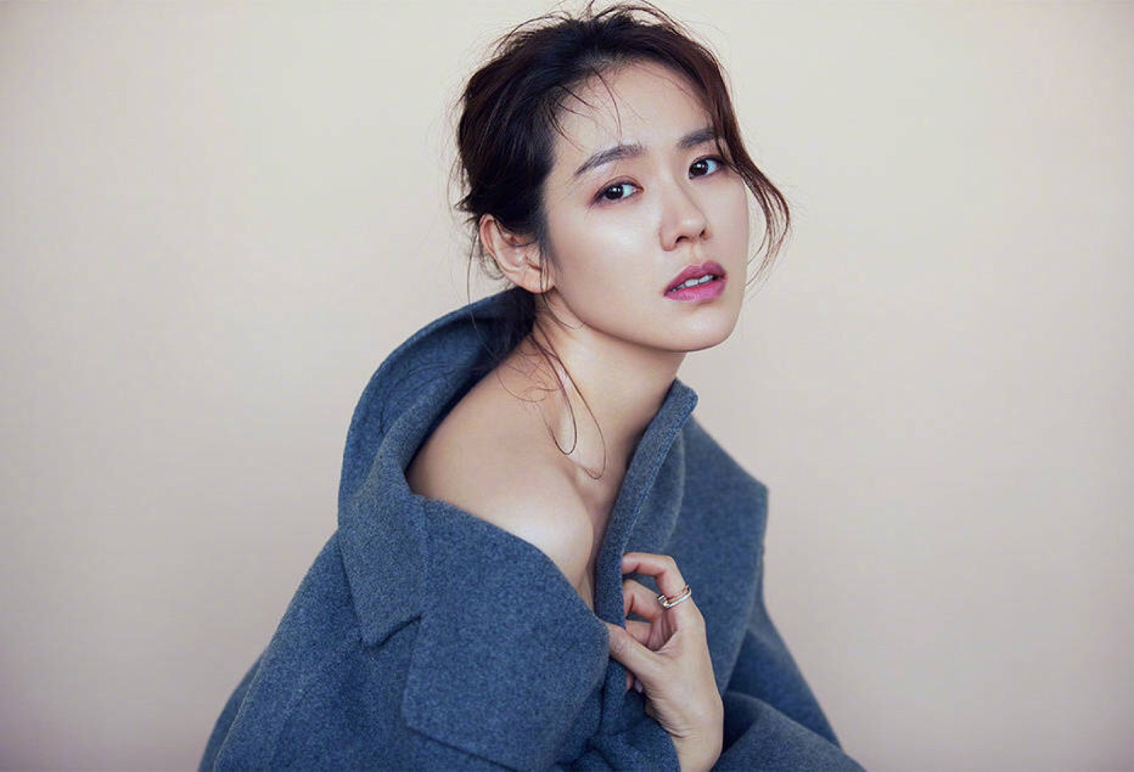 d社再发亲密合照,约饭食谱也被路人曝光