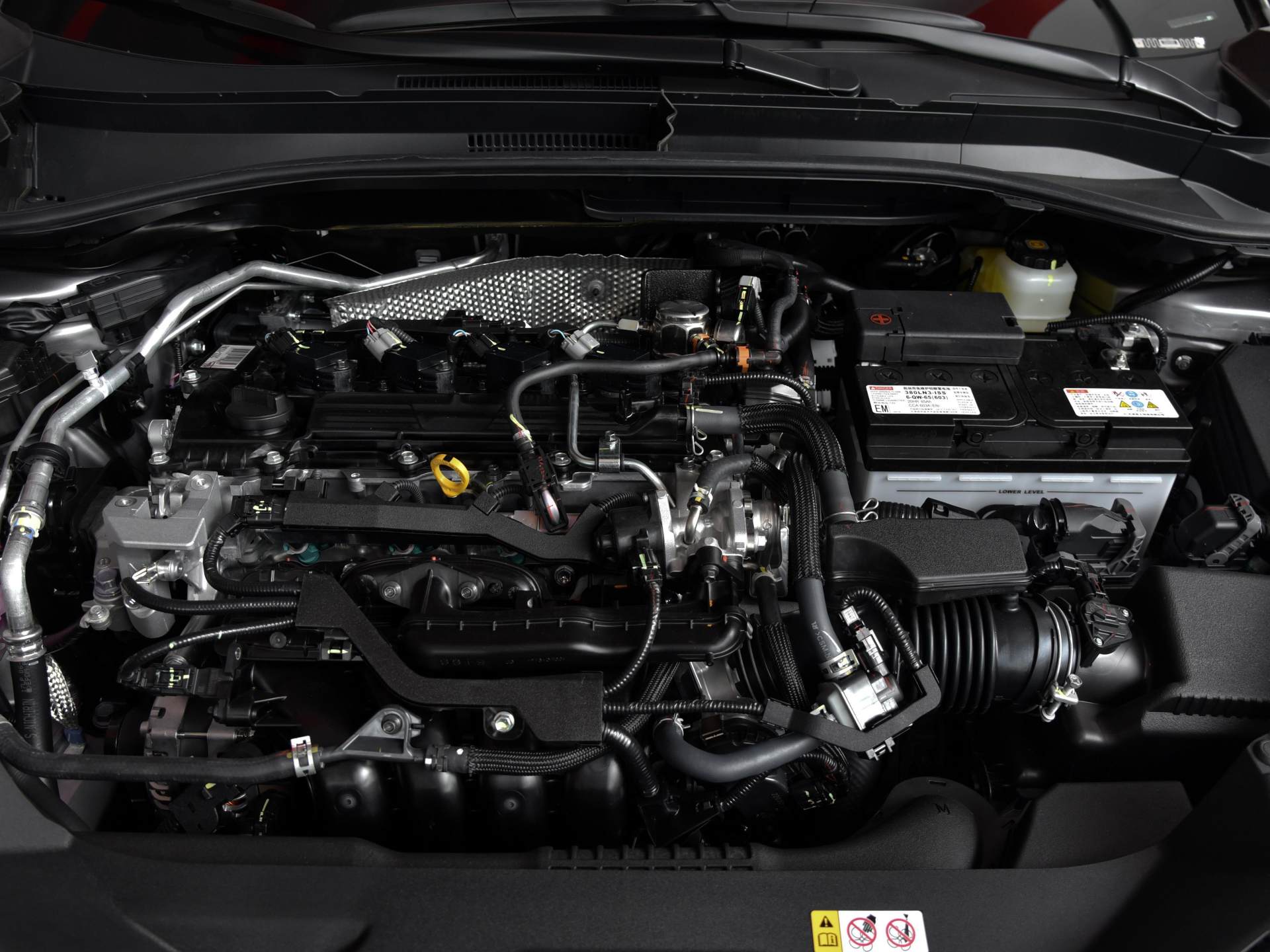 SUV|让合资SUV不再昂贵，丰田奕泽实拍，油耗5.7L，还特别安全