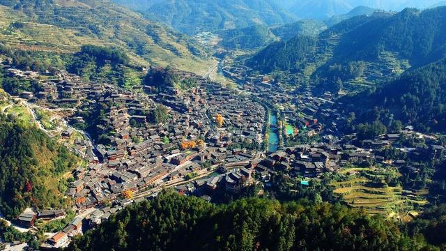 『苗寨』这里是世界最大苗寨，被誉为中国苗都