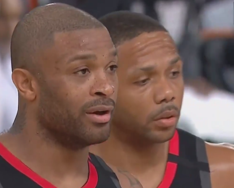 詹姆斯·哈登|62+22+11!湖人大小王开挂,老詹半场29分+血帽双登,浓眉抢疯死亡五小!