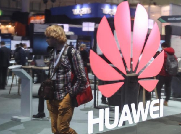 [华为]华为顺利脱身，带走了8000亿资产裁员600人，特朗普蒙了