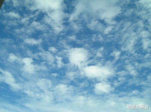 『大象』一朵云重达50万公斤,相当于100头大象,为何始终掉不下来?