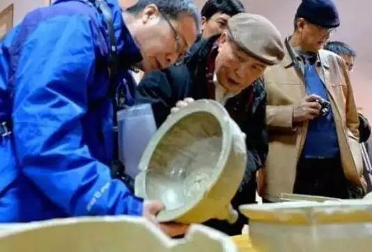 []古玩收藏市场升级，如何走好收藏这条路？