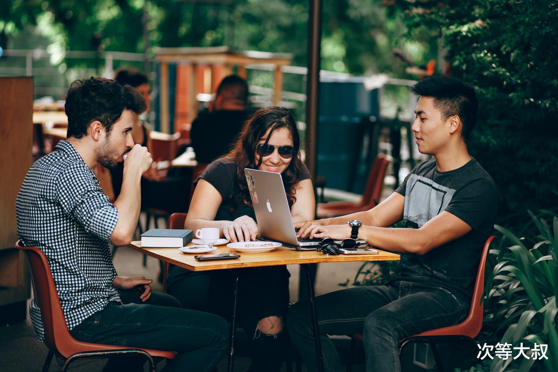 芯片|为什么到最后,群里都没人说话了?这个社交规则,你得明白