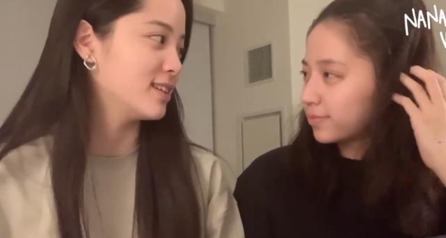 『欧阳娜娜』欧阳娜娜和妹妹一同出镜,同是素颜状态,颜值差距却一目了然
