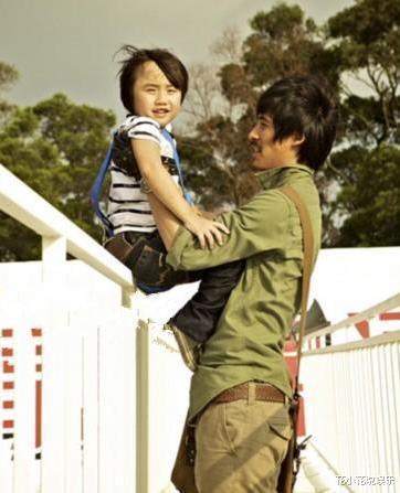 童星|这些所谓的童星是如何葬送在父母手里的