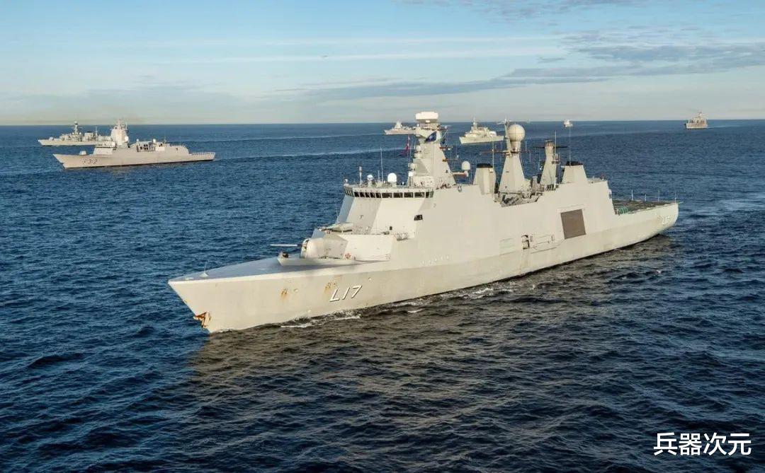 「北约」俄军潜艇发出电波，北约战机当场坠毁，6名飞行员消失在海面