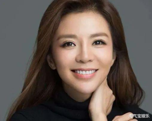 「朱迅」17岁爆红，抗癌13年后痛哭，挚爱男人的离世却成为她一生的痛！