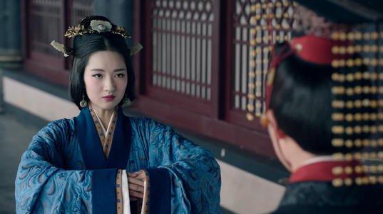 「曹操」曹操7个仙女级别的女儿，为何全都嫁给一人，他是谁这么厉害？