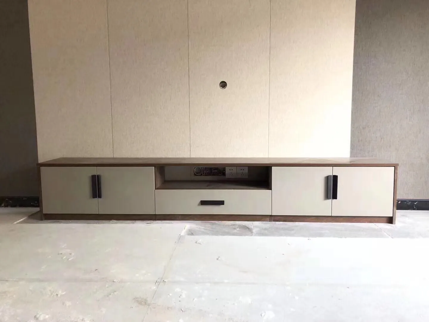 |坚持断舍离,130㎡除了定制家具,没其他装饰,干干净净真舒服