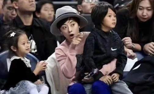 邓超|邓超晒和女儿聊天记录，网友感同身受：终于知道他为啥退出跑男