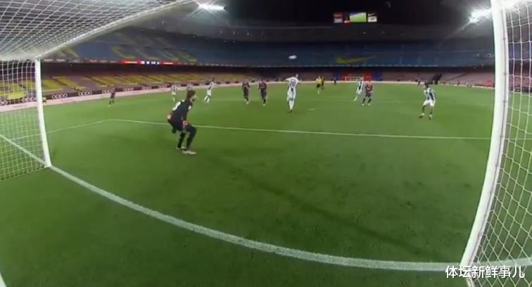 武磊|0-1巴萨后,西班牙人官博遭爆破:武磊一上场全单干!德托马斯滚蛋