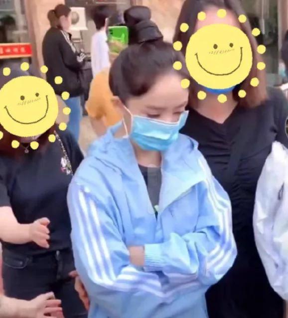 [杨紫]杨紫接下对赌任务？被曝签约周冬雨前公司带新人，杨幂也曾经历过