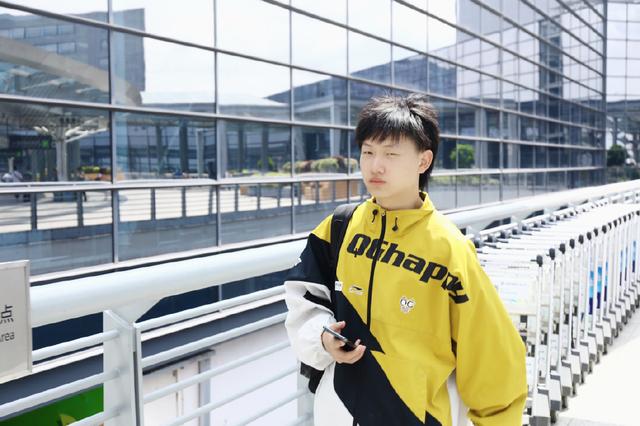 qg|S20赛季第一天，刺痛，fly加晨阳豪华五排翻车，主播又赢了职业