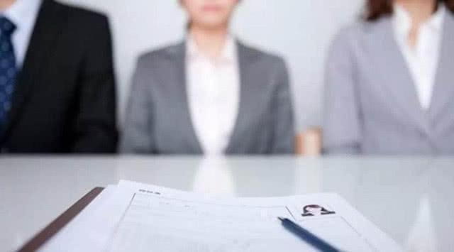 [面试]职场面试：你能无偿为公司加班吗？求职者一句反问，面试官无语！