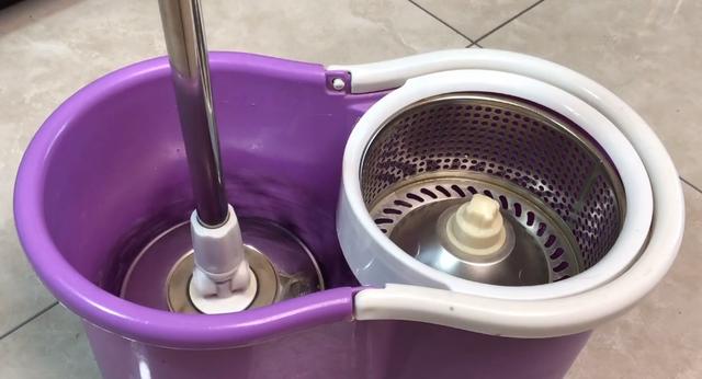 @天天拖地还是脏?教你一招,30天不用拖地,地面持久光亮不落灰