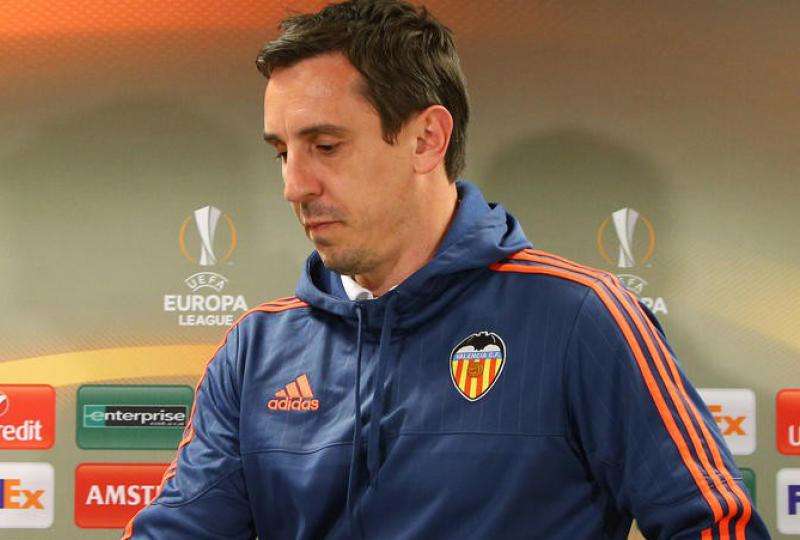 内维尔|内维尔：法国足球调查过投票者，发现大部分记者没选梅西就取消了