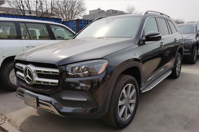 「奔驰GLS」103.8万提了辆奔驰GLS 450动感版,才开2个月,车主感慨:四个字