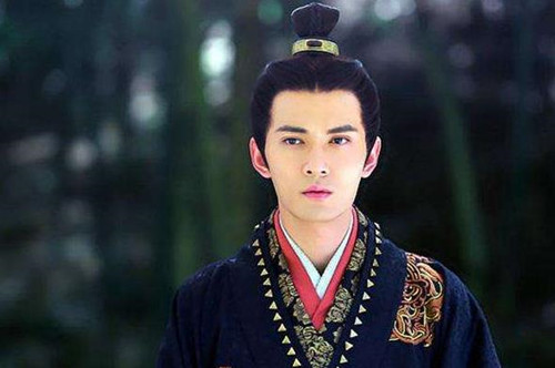 「海昏侯」将军死后立碑声明：无金无银，别挖！200年后，盗墓贼打开了墓门