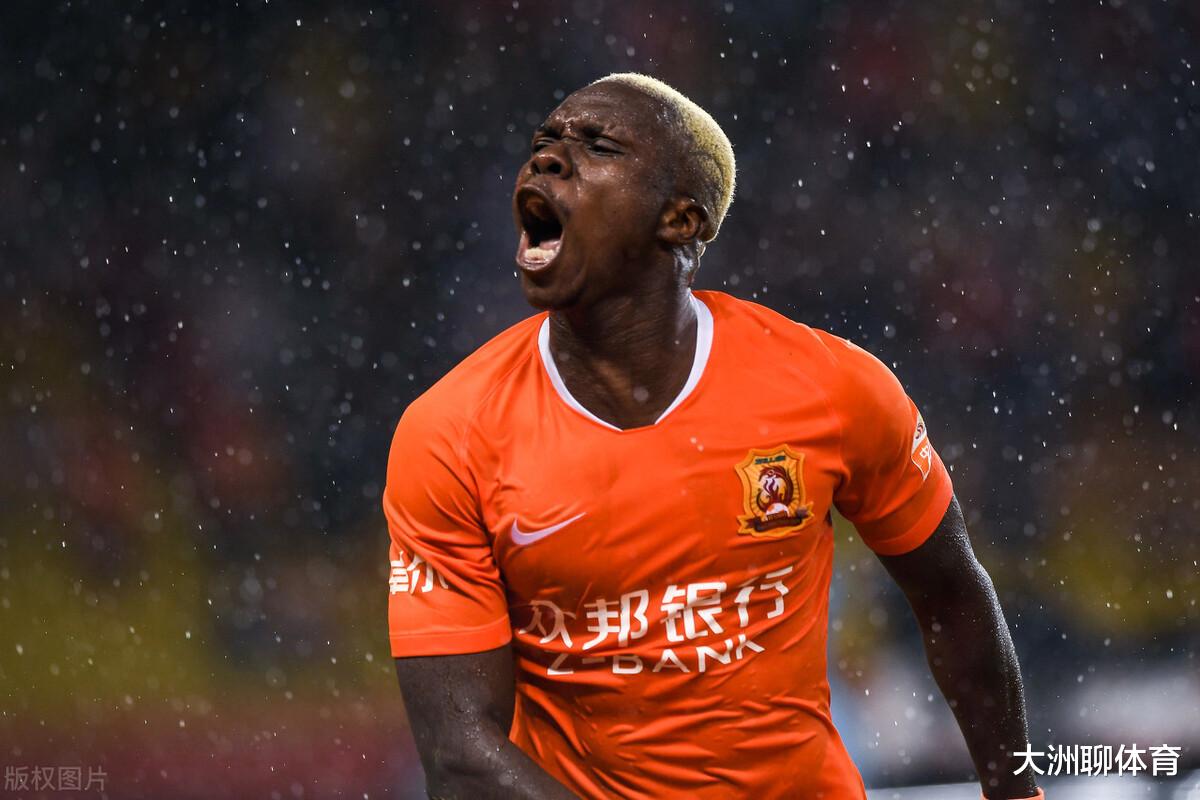 埃弗拉|白嫖！武汉卓尔外援埃弗拉推掉国足征召，其发言引球迷调侃