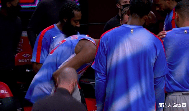 詹姆斯·哈登|换队有多投入?哈登杜兰特时隔九年再联手:场边鼓掌喊话激励大哥