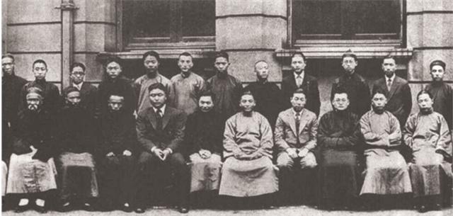 市值|155亿一夜清零，我国最显赫家族落幕，在香港只剩“马照跑”