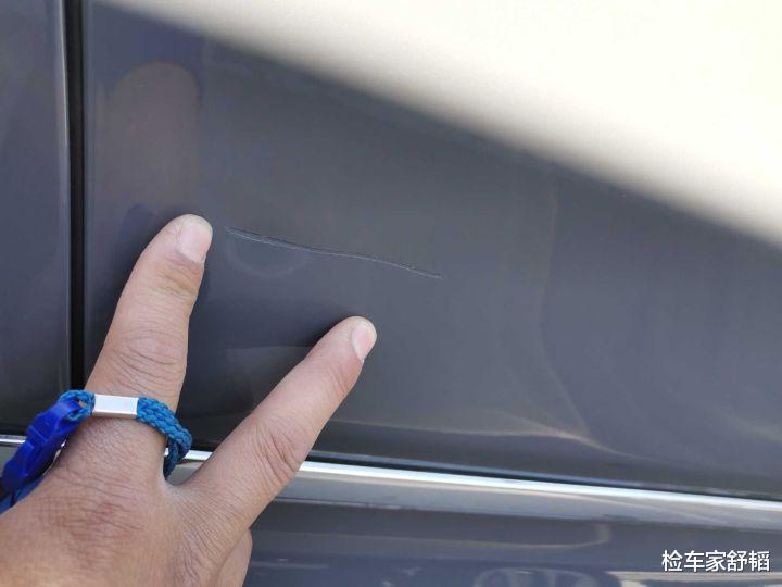 二手车|宝马740车主无语，才开一年贬值20万，普通擦挂竟给切了门槛梁