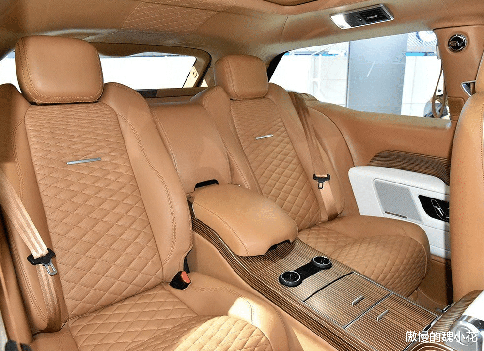 路虎揽胜|“路虎揽胜”推双门版,全球限量999台,售价380万,内饰太豪横!