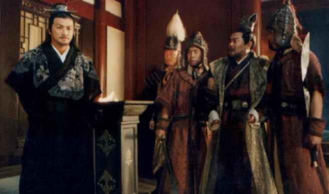 康熙王朝|此剧讲述民族英雄，审核三年被删六集，主题曲让《康熙王朝》抢走