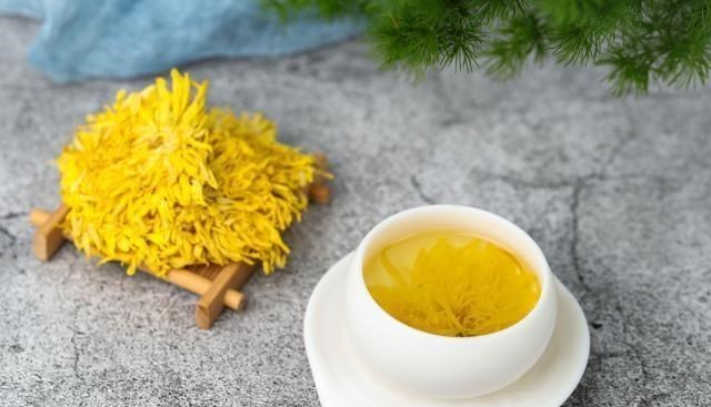 肝脏|若脸上出现4个信号，肝已“烂如渔网”，请尽快自查，切勿忽视！
