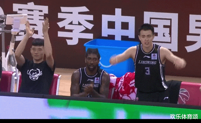 郭艾伦|辽宁续命三分！赵继伟振臂高呼，那郭艾伦呢，谁才是老大，还需要我说吗