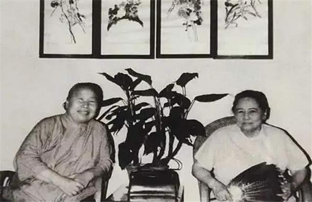 「宋庆龄」宋庆龄去世前留下遗嘱，点名要和此人葬在一起，不愿与孙中山合葬