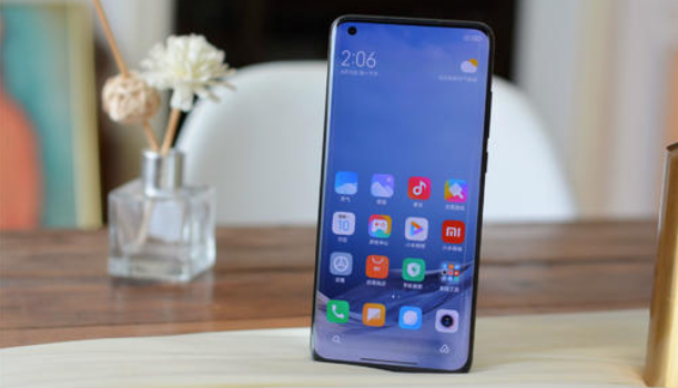 小米科技|超越三星和iQOO!最流畅的国产手机诞生,短短10分钟卖4亿