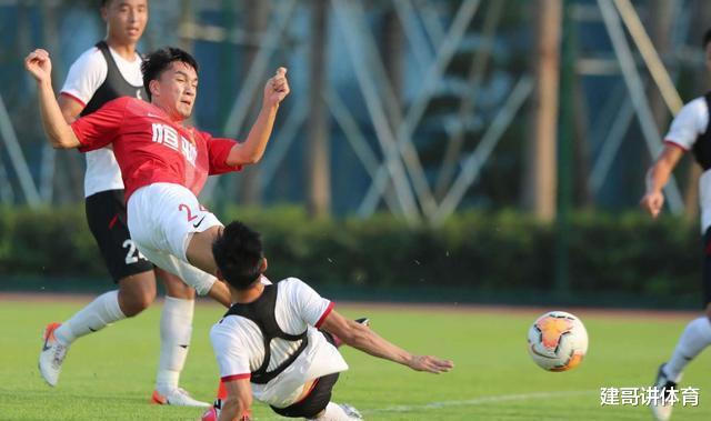 广州恒大■恒大5-0梅州！恒大新队长横空出世，U19小将前锋进球最多闪耀赛场
