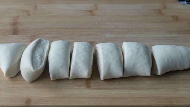 #面食#面食最美味的做法,开水一烫,一卷一抻,个个酥脆又多层,太香了