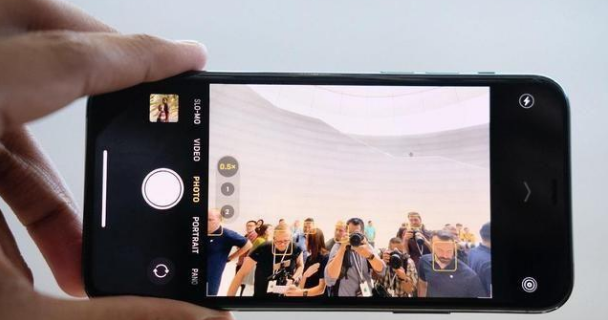 iphone11■苹果开始清仓,顶级iPhone降价1600,大屏三摄+双卡双待