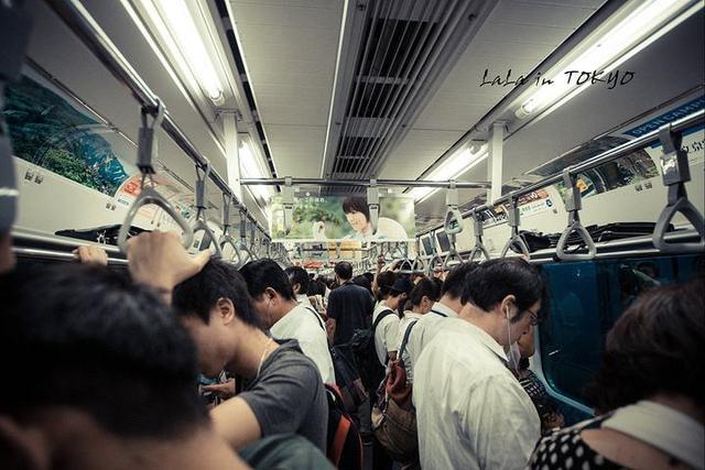 OPPO|拥有三麦克风和无线充电的高性价比OPPO降噪蓝牙耳机值得推荐