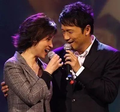 苗侨伟|苗侨伟29岁女儿：完美继承妈妈戚美珍美貌，入演艺圈不想拼爹